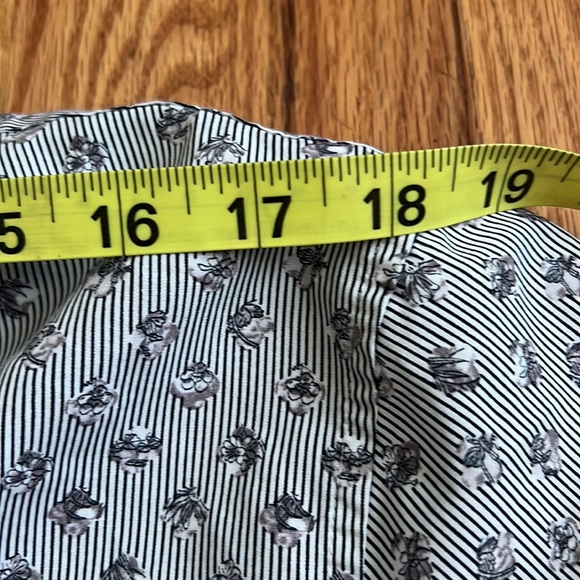 Foxcroft button up top. Size 18 - Picture 7 of 13